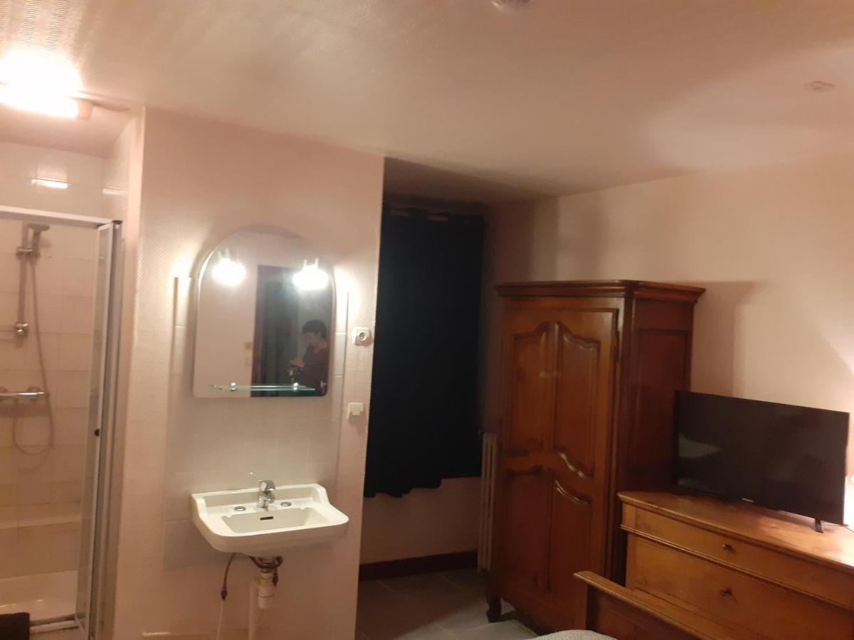 Hotel Le Grand Cerf Nonancourt Esterno foto