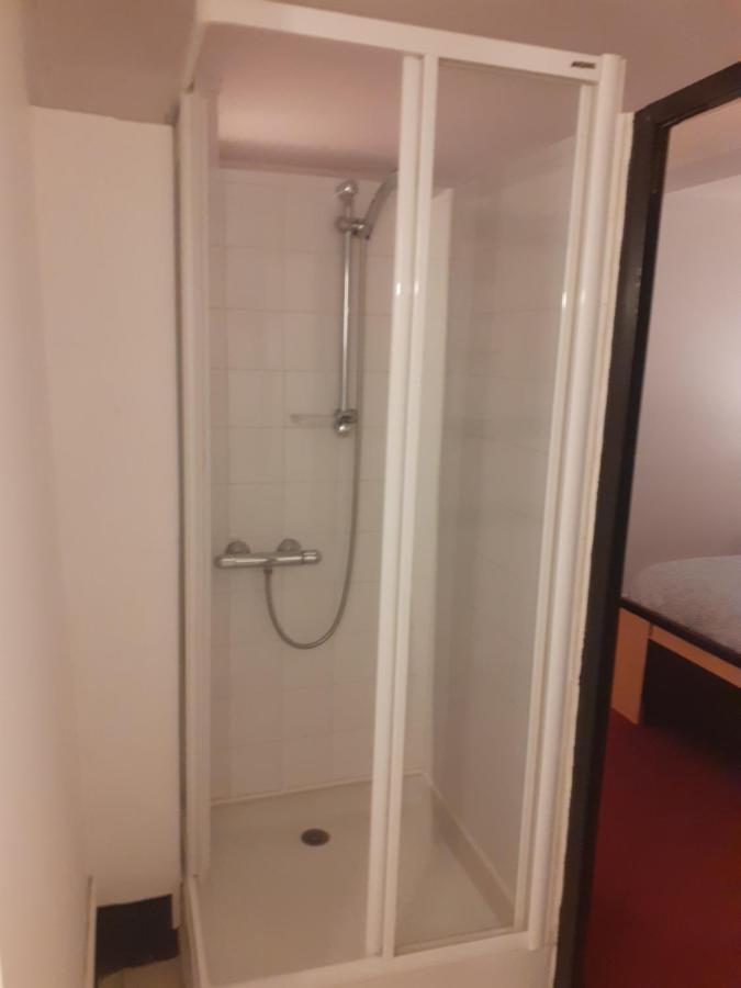 Hotel Le Grand Cerf Nonancourt Esterno foto
