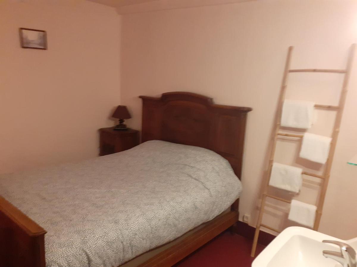 Hotel Le Grand Cerf Nonancourt Esterno foto