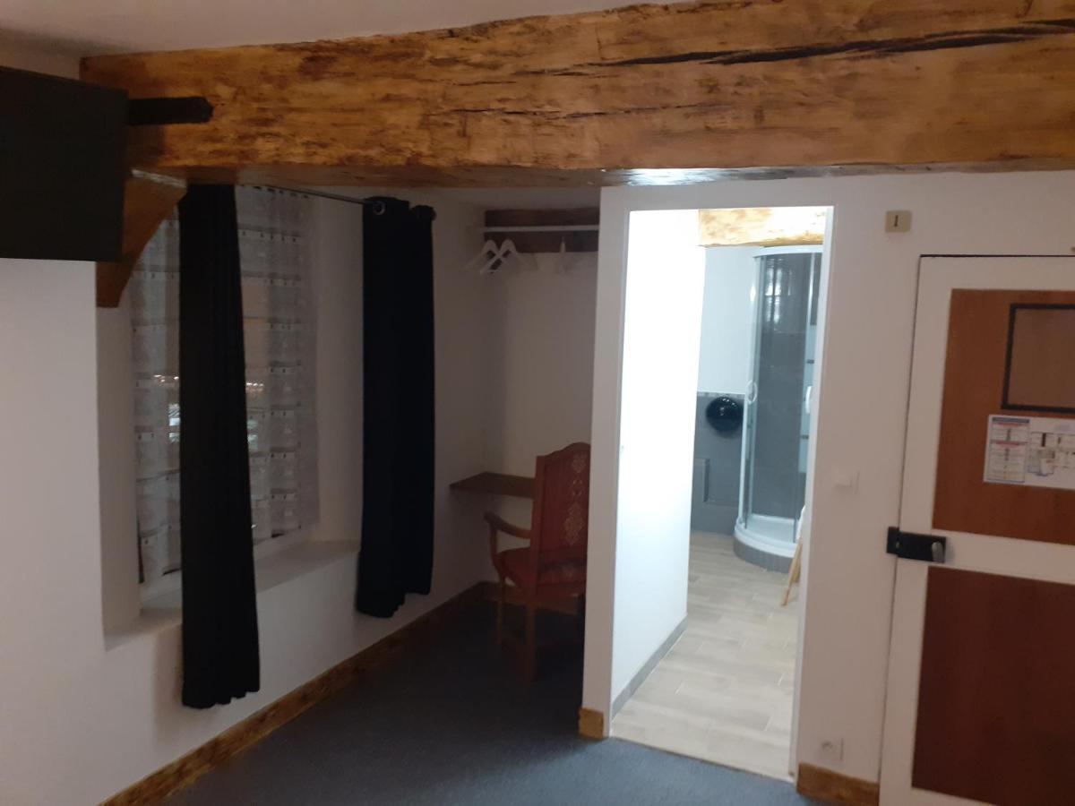 Hotel Le Grand Cerf Nonancourt Esterno foto