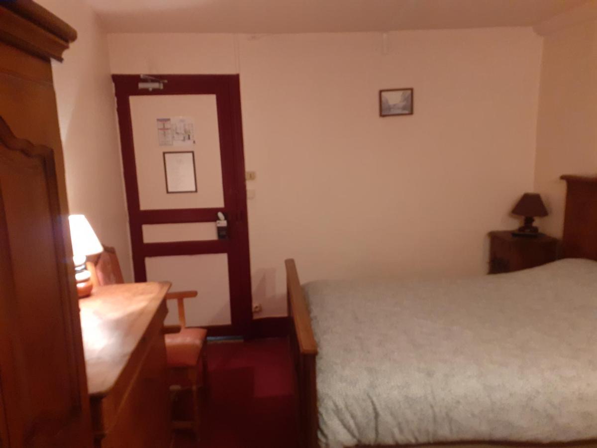 Hotel Le Grand Cerf Nonancourt Esterno foto